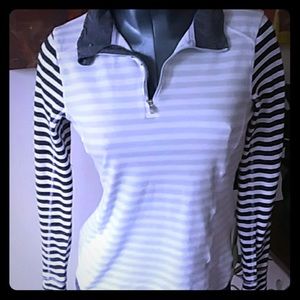 Mondetta pullover shirt in EUC